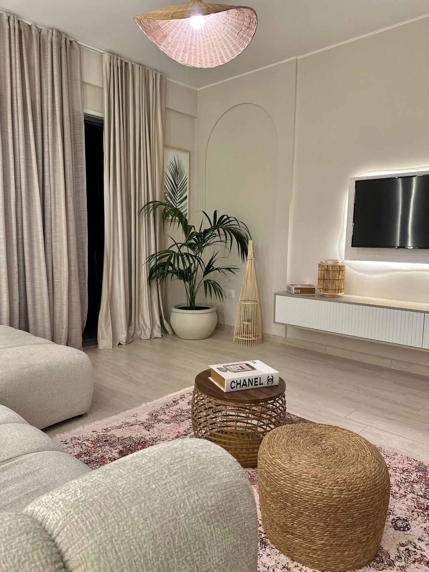 Lungomare Luxury Sea View Apartament Wlora