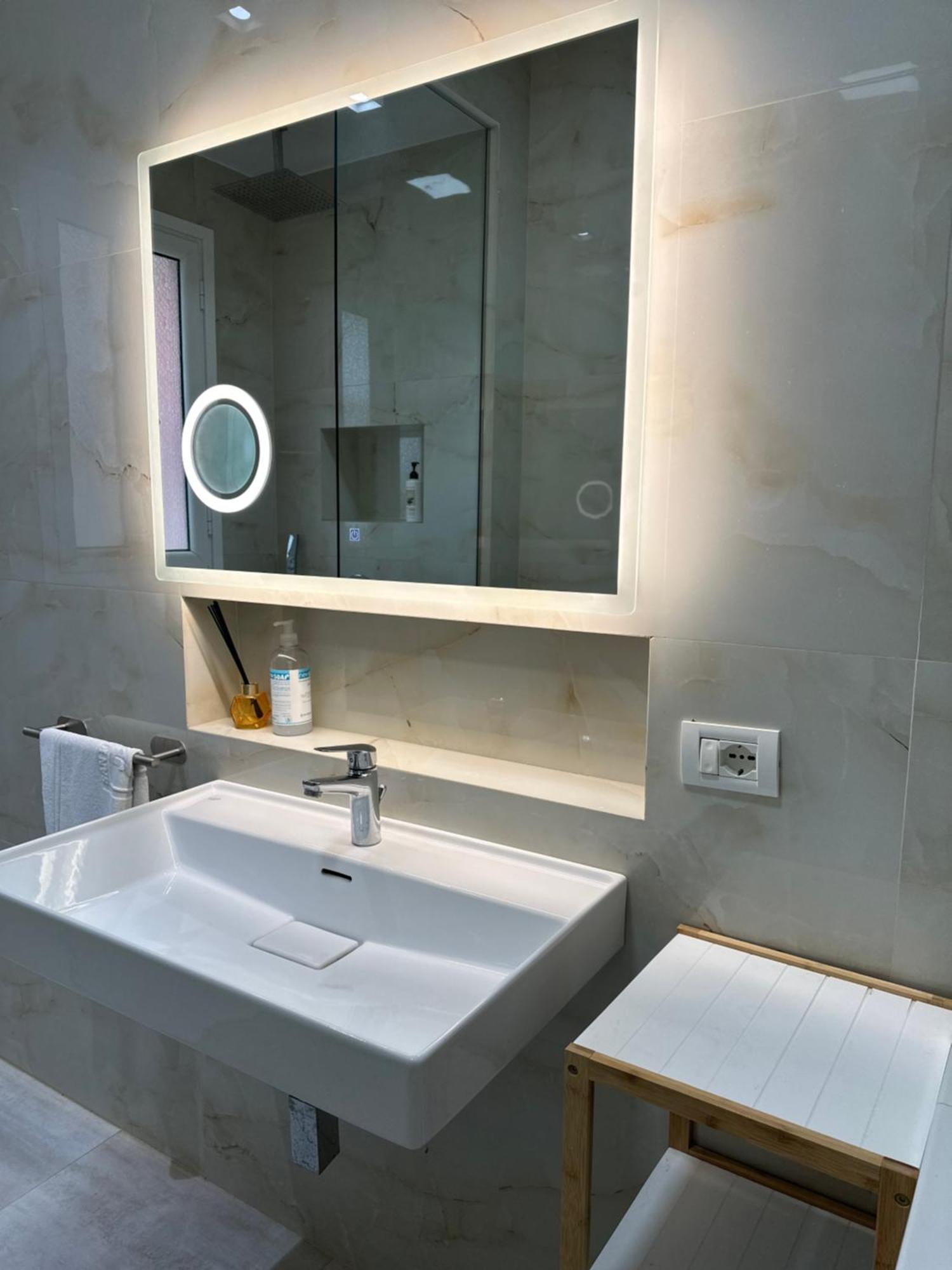 Lungomare Luxury Sea View Vlorë