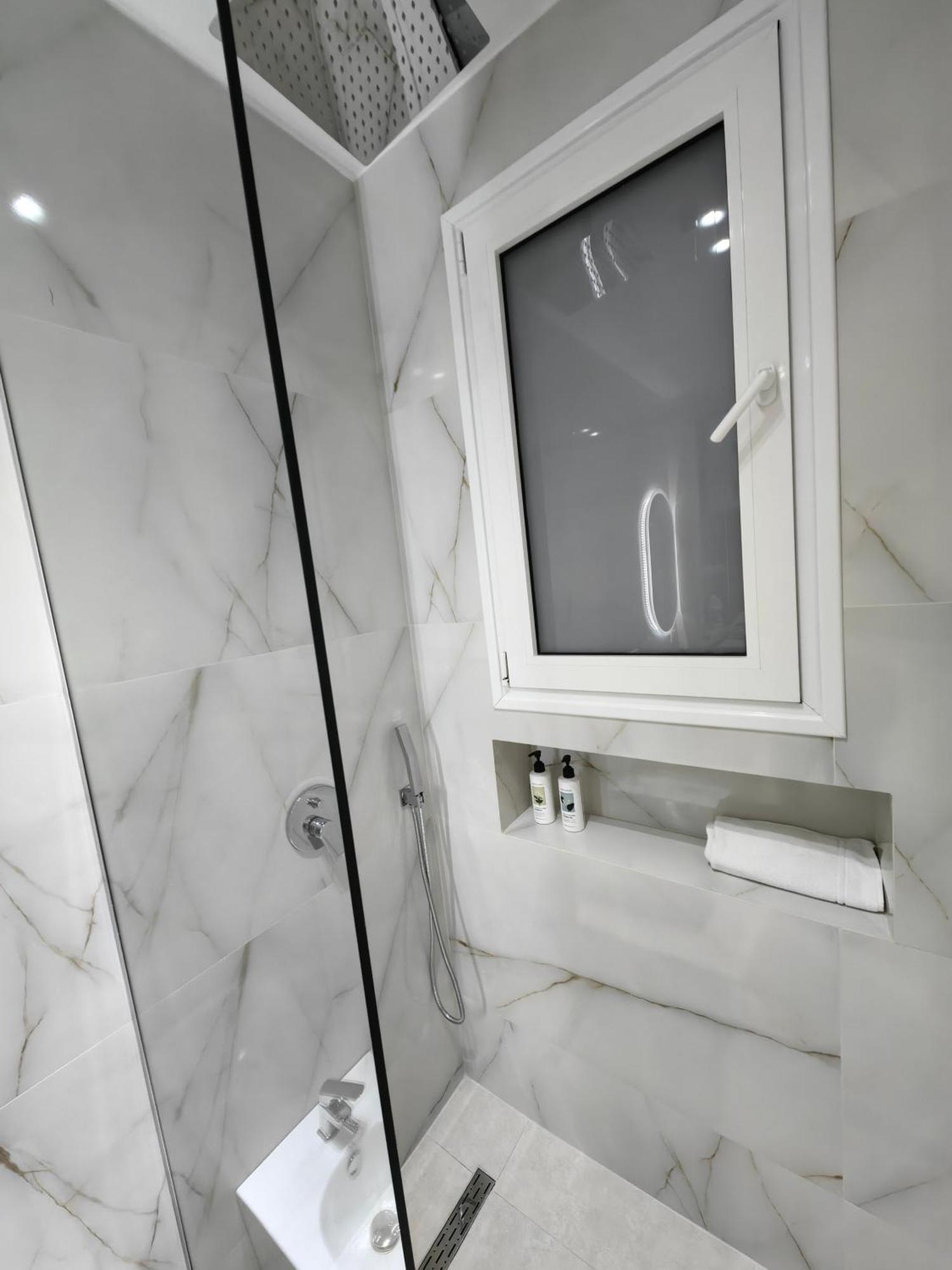 Lungomare Luxury Sea View Apartament *